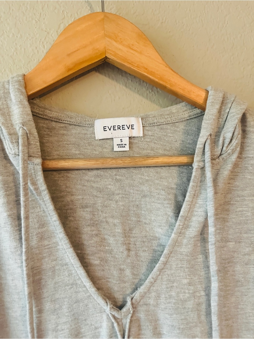 Evereve Light Gray Sleeveless Hoodie Knit Top Small - Picture 2 of 6